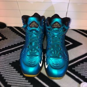 2013 Nike Air Max Hyperposite Size 8 (524862-303)